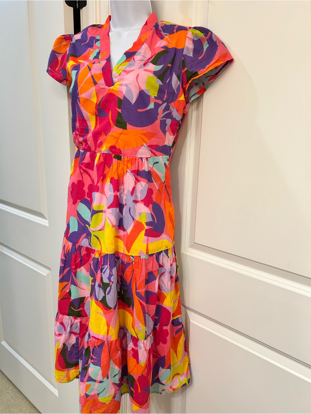 Jude Connally Multicolor Abstract Floral V-Neck Midi Dress XS